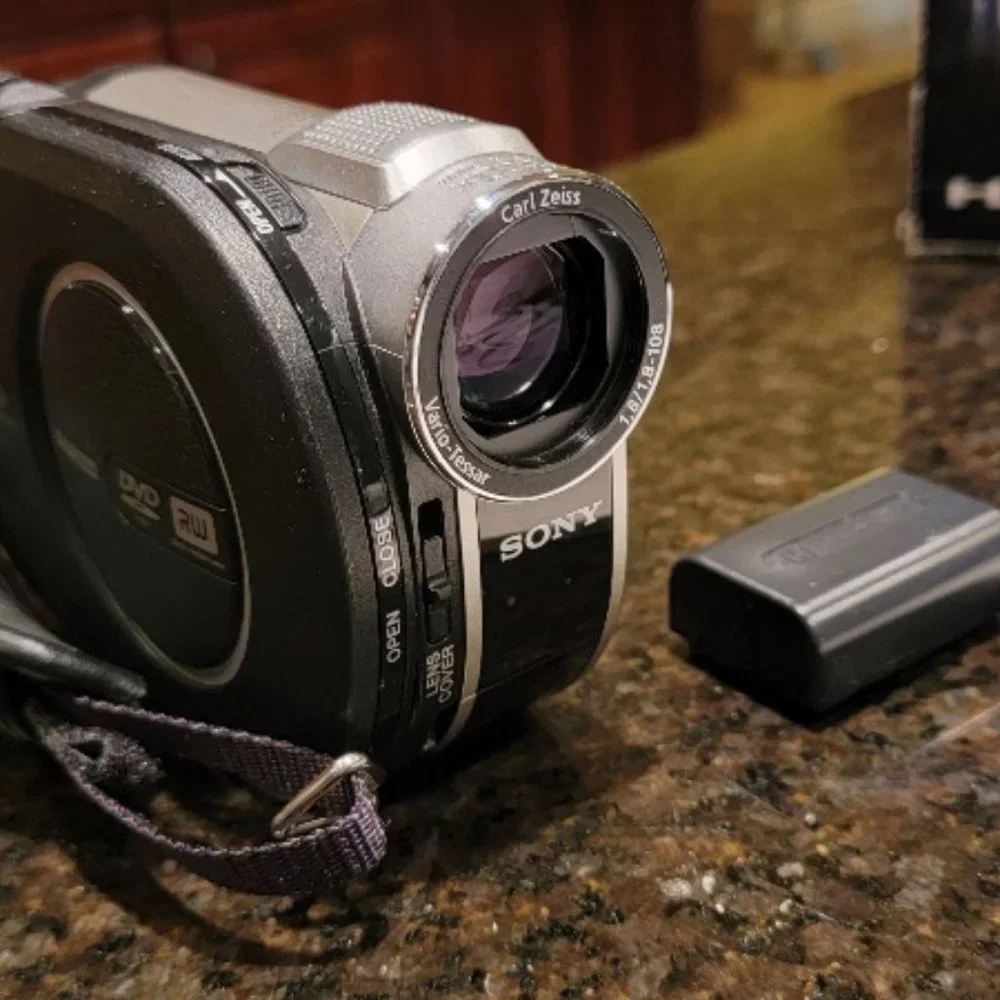 SONY Handycam DCR-DVD108E Recorder